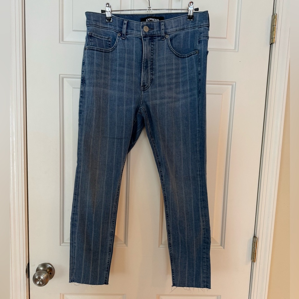 EXPRESS Striped Denim Perfect High Rise Ankle Legging Jean, 10Short